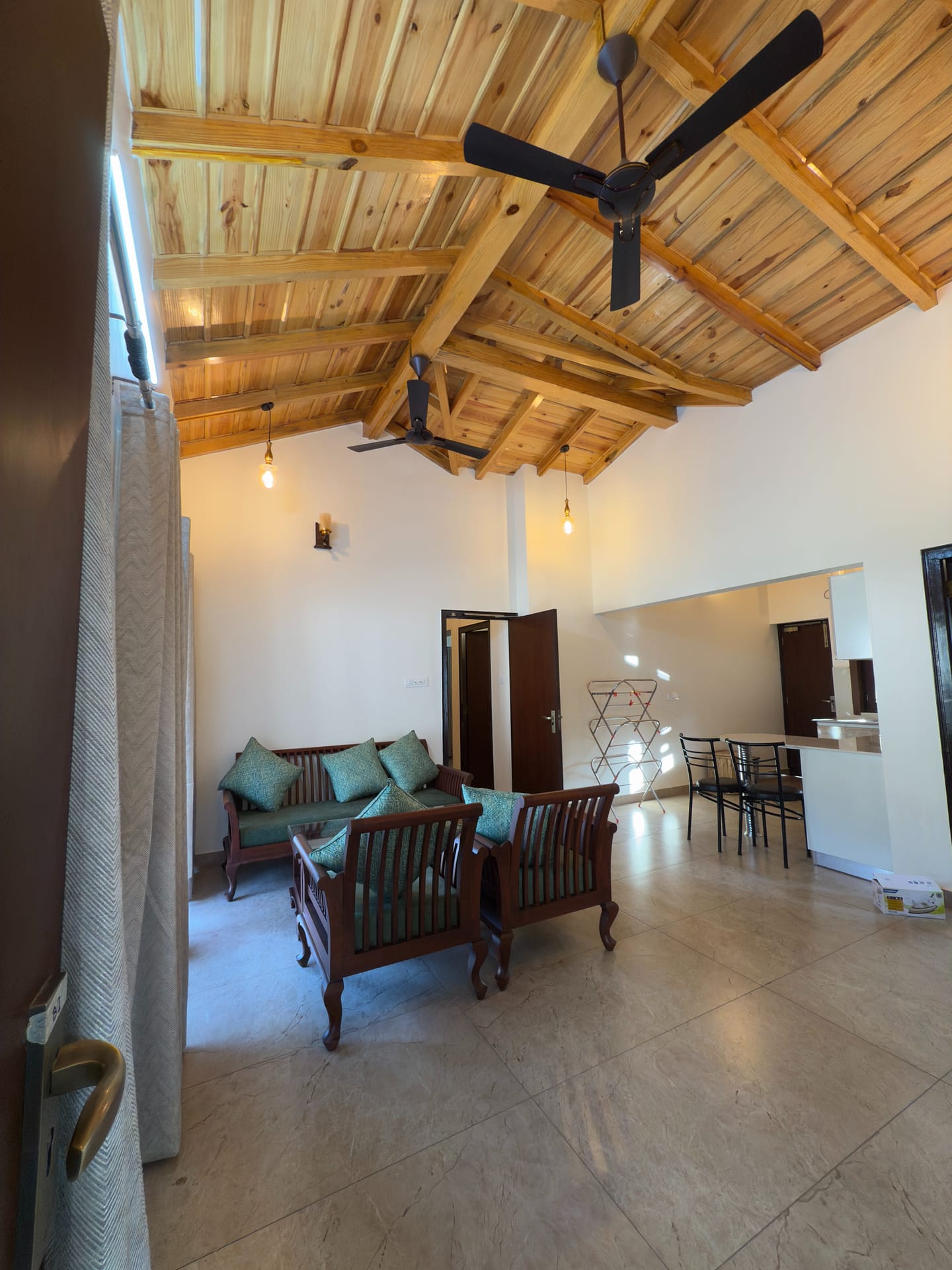 Does a Bigger Villa Earn More on Airbnb? What Size Actually Does to Your Revenue